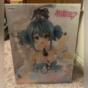 FuRyu BiCute Bunnies Hatsune Miku Figure - Blue ver.